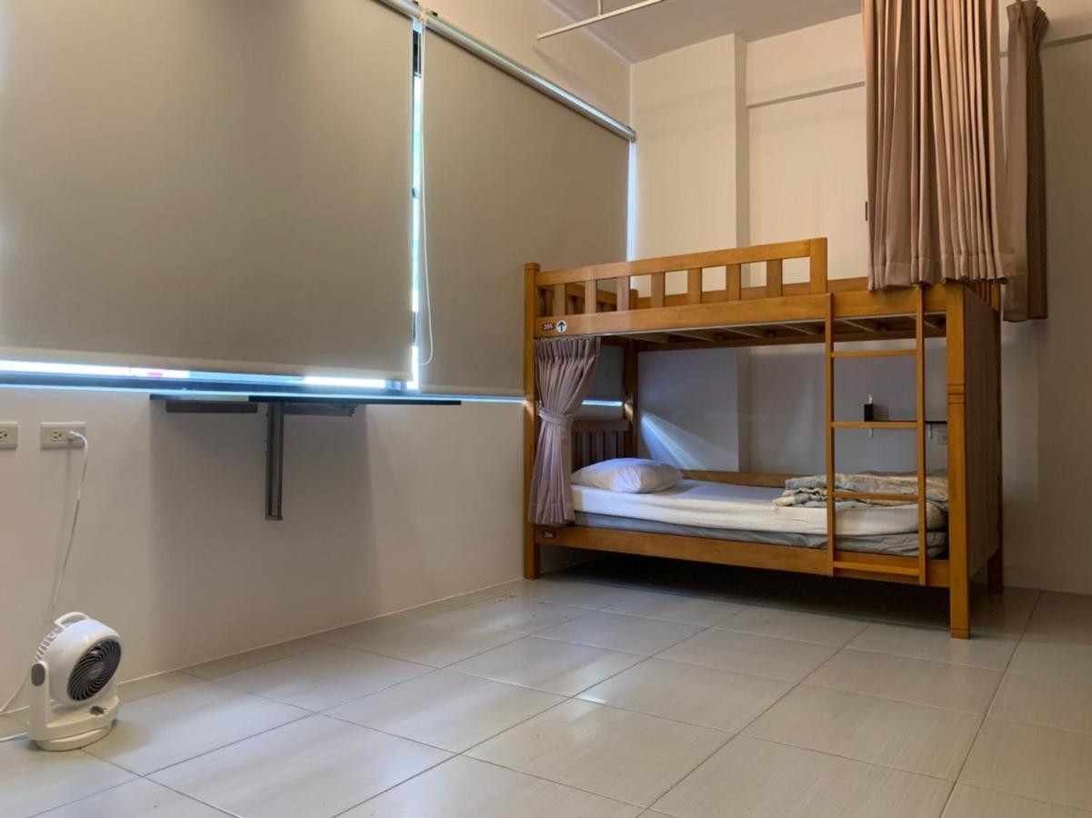 Backpacker 41 Hostel - Taichung Dış mekan fotoğraf