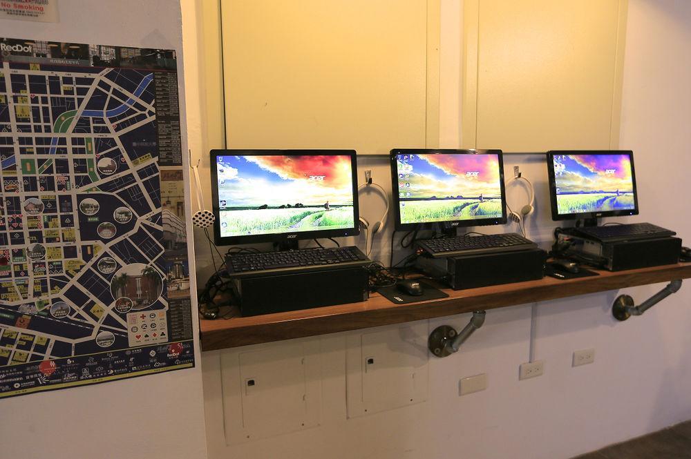 Backpacker 41 Hostel - Taichung Dış mekan fotoğraf
