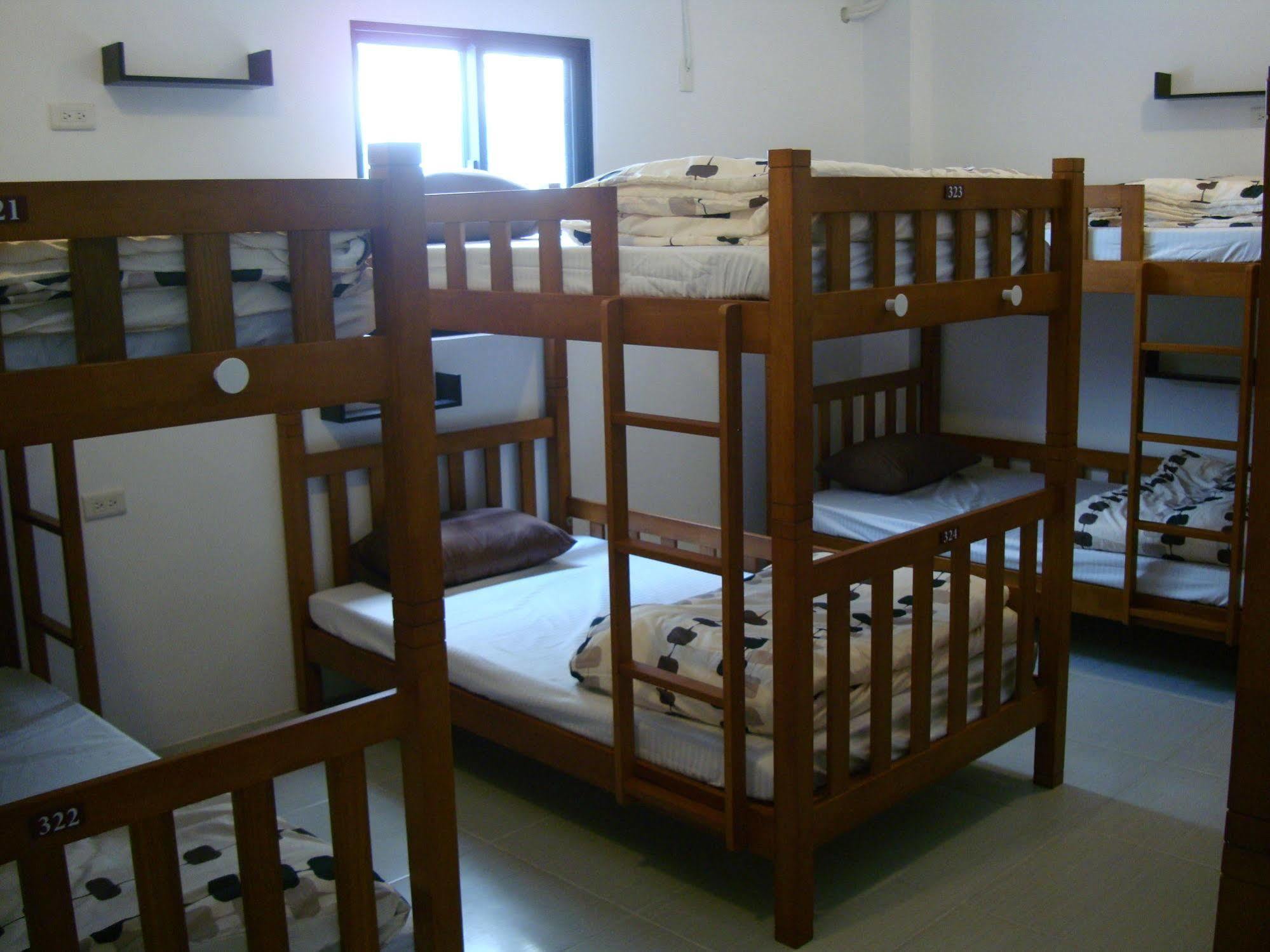 Backpacker 41 Hostel - Taichung Dış mekan fotoğraf