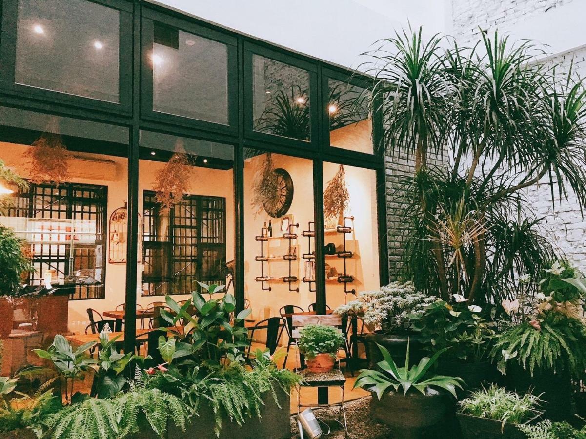Backpacker 41 Hostel - Taichung Dış mekan fotoğraf