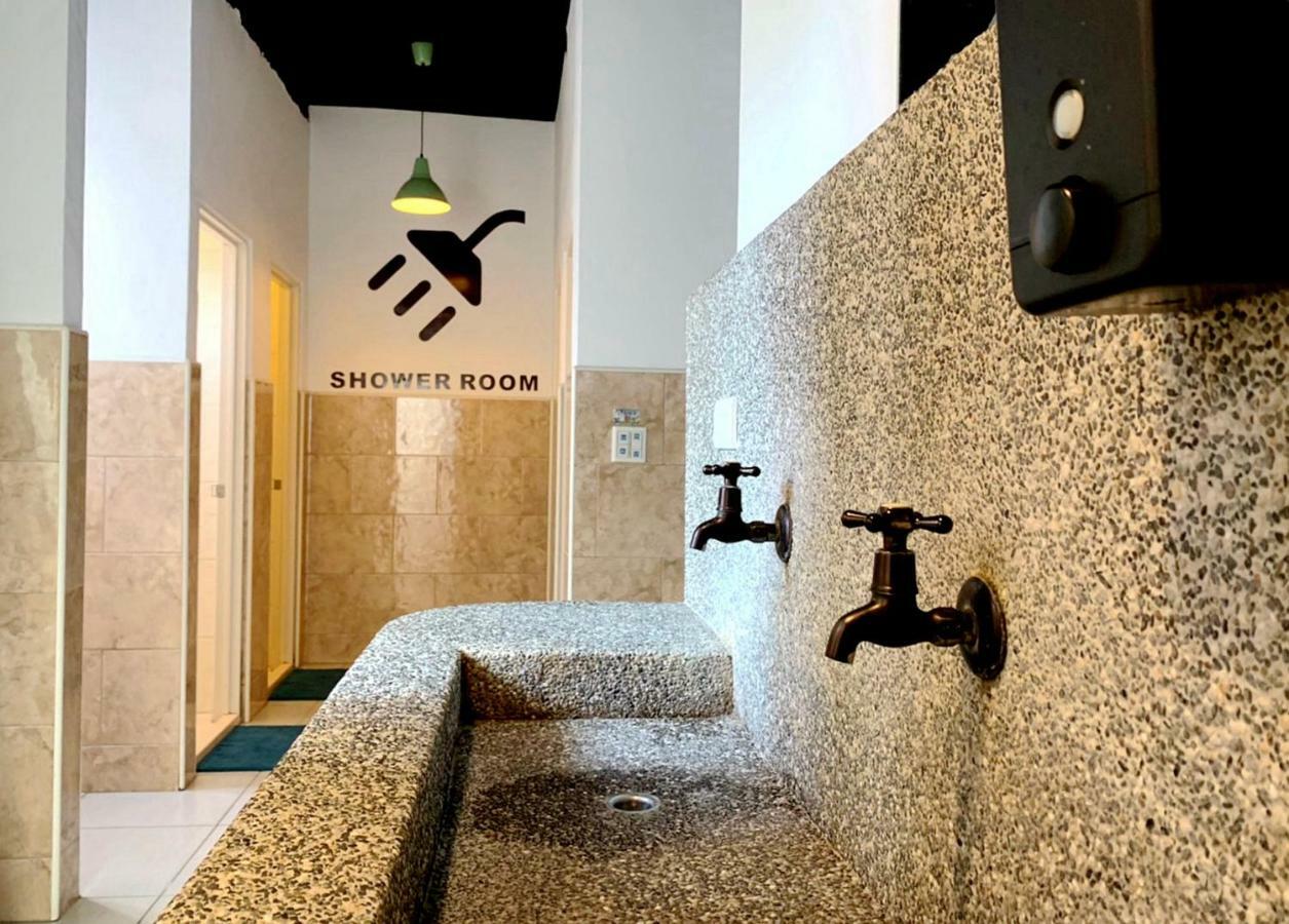 Backpacker 41 Hostel - Taichung Dış mekan fotoğraf